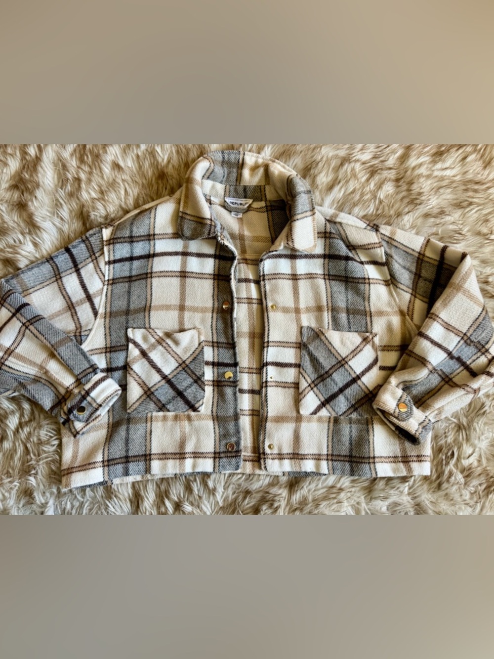 For the Rebublic Cropped Plaid Shacket - Picture 2 of 3